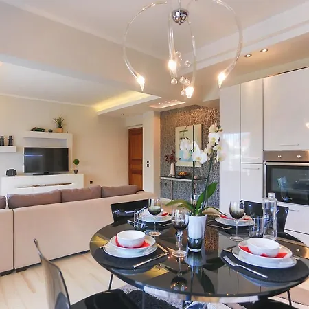 Angel's City Luxury Апартаменти *